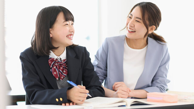 教育系サービスでROAS約190%・CPA約半減を実現